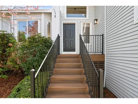17369 Wake Robin Circle Oregon City OR 97045