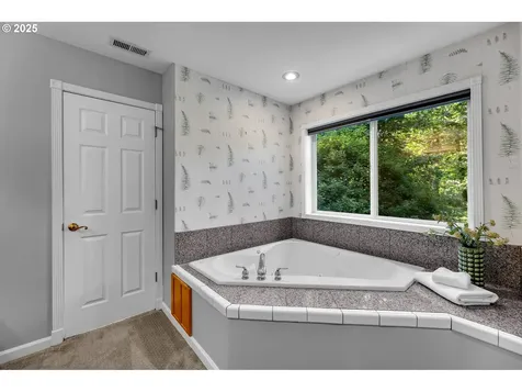 1400 NW 155th Circle Vancouver WA 98685
