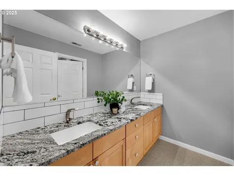 1400 NW 155th Circle Vancouver WA 98685