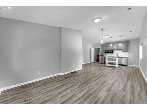1400 NW 155th Circle Vancouver WA 98685