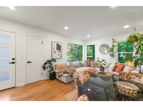 7320 SE Alder Street Portland OR 97215
