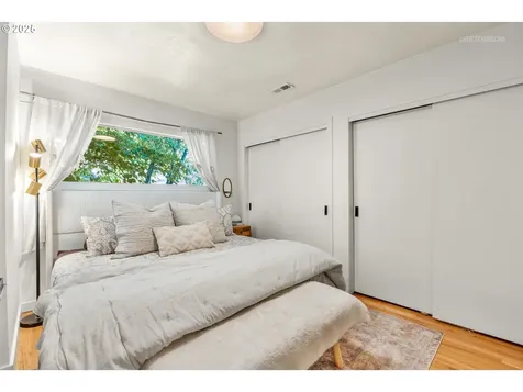 7320 SE Alder Street Portland OR 97215