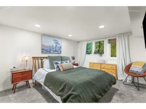 7320 SE Alder Street Portland OR 97215