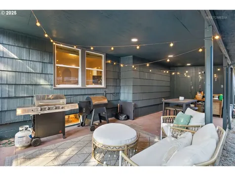 7320 SE Alder Street Portland OR 97215