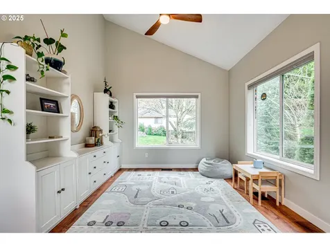 1648 N 9th Street Washougal WA 98671