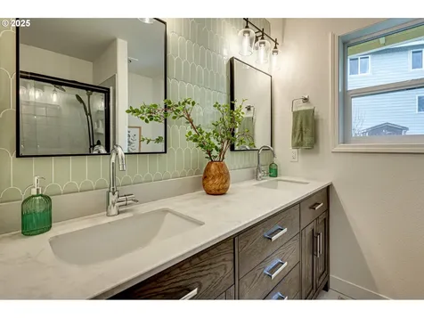 1648 N 9th Street Washougal WA 98671