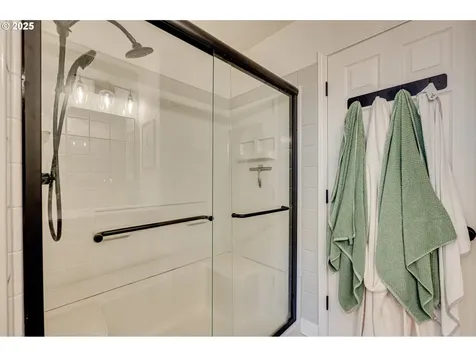 1648 N 9th Street Washougal WA 98671