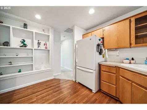 1730 SE 92nd Avenue Portland OR 97216