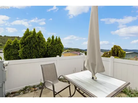 1003 Shadow Ranch Lane Roseburg OR 97470