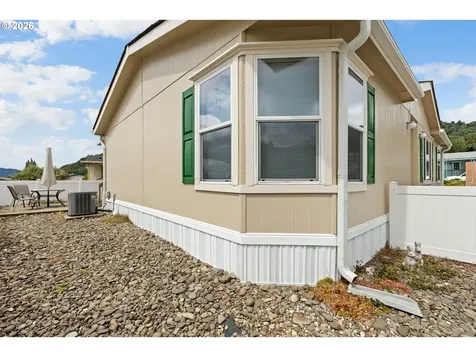 1003 Shadow Ranch Lane Roseburg OR 97470