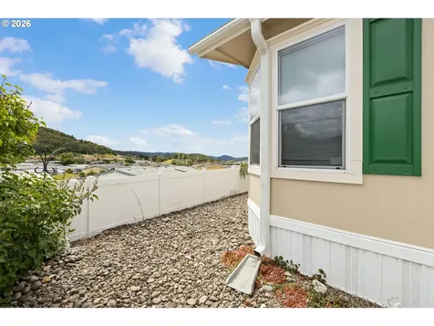 1003 Shadow Ranch Lane Roseburg OR 97470