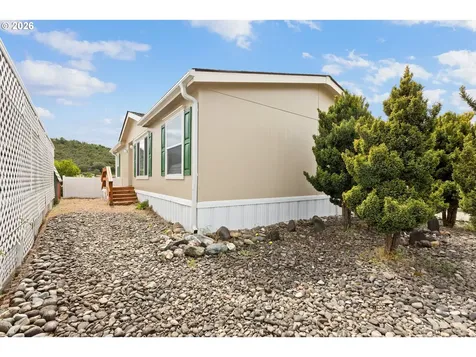 1003 Shadow Ranch Lane Roseburg OR 97470