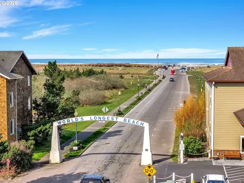 105 Ocean Beach Boulevard Long Beach WA 98631