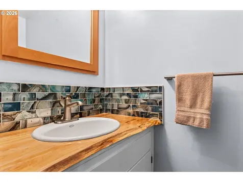 81541 Davisson Road Creswell OR 97426