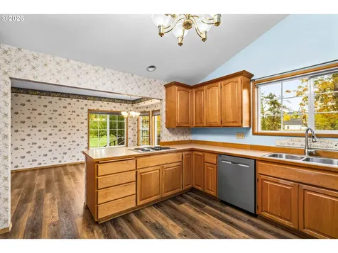 81541 Davisson Road Creswell OR 97426