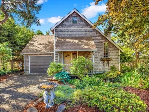 643 5th Street Gearhart OR 97138