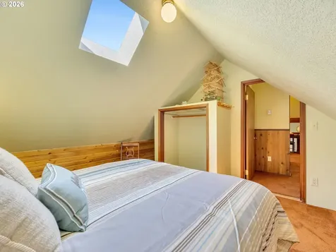 643 5th Street Gearhart OR 97138
