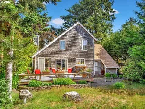 643 5th Street Gearhart OR 97138