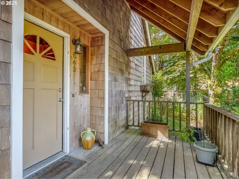 643 5th Street Gearhart OR 97138