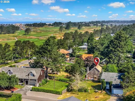643 5th Street Gearhart OR 97138