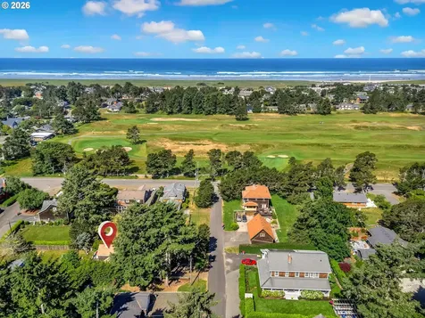 643 5th Street Gearhart OR 97138