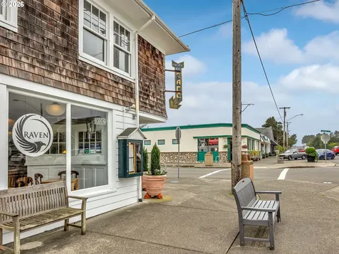 643 5th Street Gearhart OR 97138