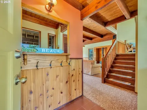 643 5th Street Gearhart OR 97138