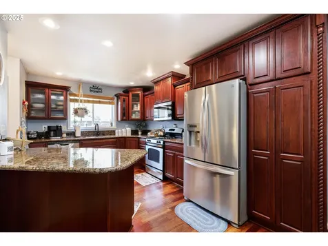 9907 SE Amherst Street Clackamas OR 97015