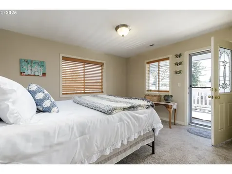 9907 SE Amherst Street Clackamas OR 97015