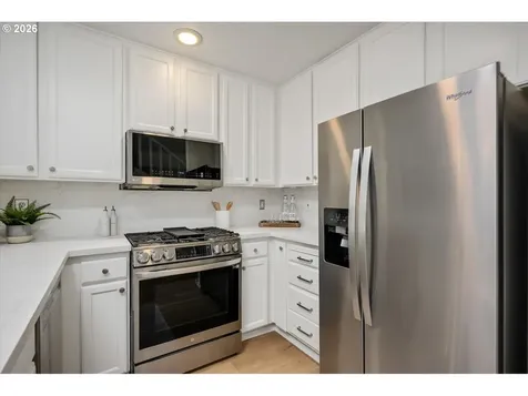 2341 NW Overton Street Portland OR 97210