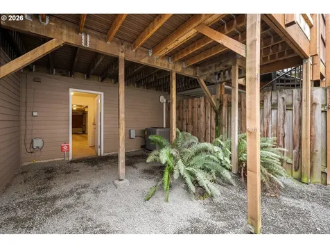 2341 NW Overton Street Portland OR 97210