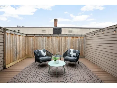 2341 NW Overton Street Portland OR 97210
