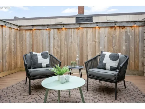 2341 NW Overton Street Portland OR 97210