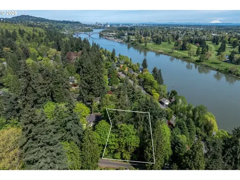 1911 S Carey Lane Portland OR 97219