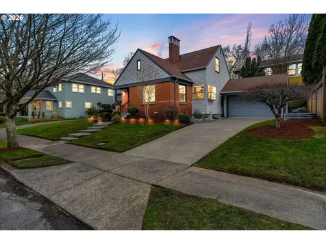 4446 NE Irving Street Portland OR 97213