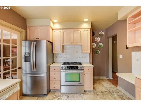 4446 NE Irving Street Portland OR 97213