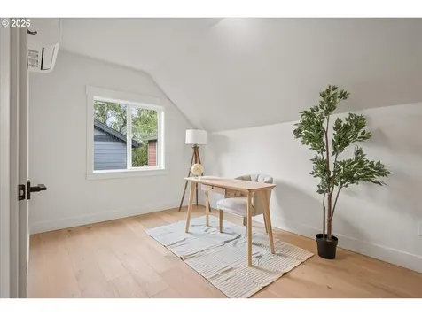 4234 SE Yamhill Street Portland OR 97215