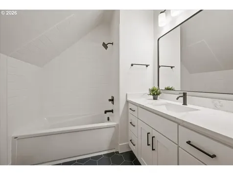 4234 SE Yamhill Street Portland OR 97215