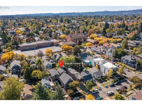 4234 SE Yamhill Street Portland OR 97215