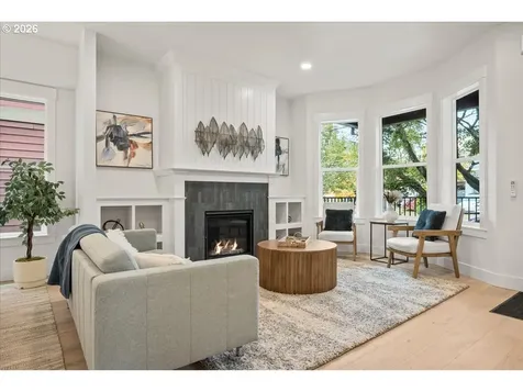 4234 SE Yamhill Street Portland OR 97215