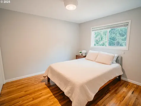 2315 SW Iowa Street Portland OR 97239