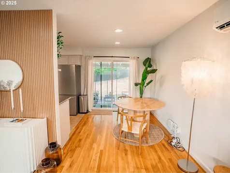 2315 SW Iowa Street Portland OR 97239
