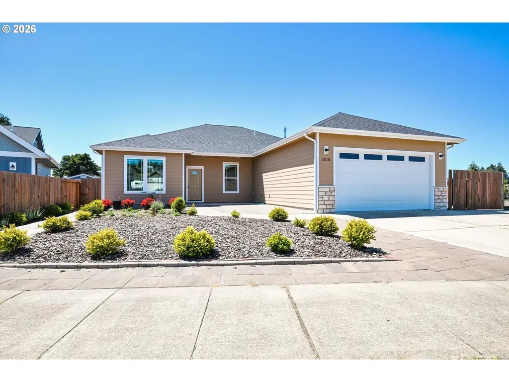 2010 Roosevelt Loop North Bend OR 97459