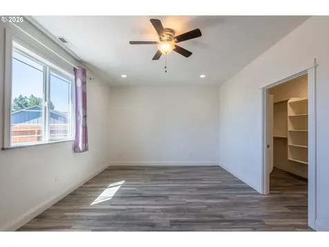 2010 Roosevelt Loop North Bend OR 97459