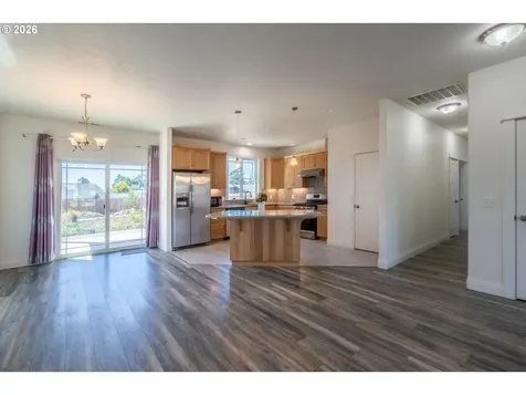 2010 Roosevelt Loop North Bend OR 97459