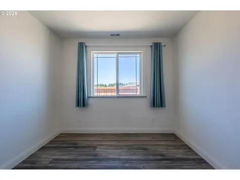2010 Roosevelt Loop North Bend OR 97459