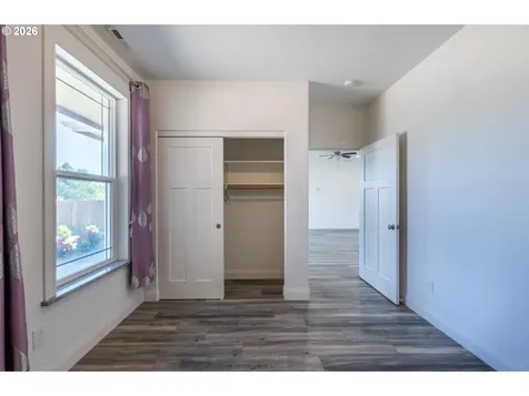 2010 Roosevelt Loop North Bend OR 97459