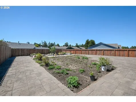 2010 Roosevelt Loop North Bend OR 97459
