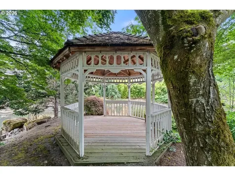 14234 NW Lakeshore Court Portland OR 97229