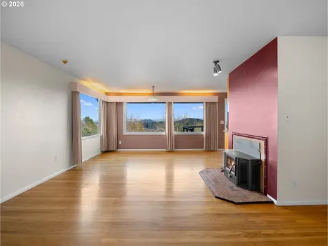 10180 SE Cresthill Road Happy Valley OR 97086